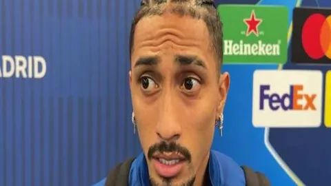 枪手夺冠激怒网友种族攻击福法纳，切尔西严正声明：决不容忍！